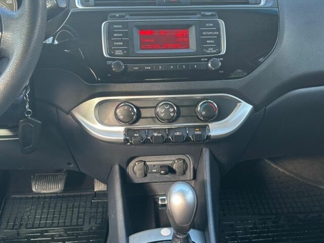 Желтый Киа Рио, объемом двигателя 1.6 л и пробегом 140 тыс. км за 8700 $, фото 9 на Automoto.ua