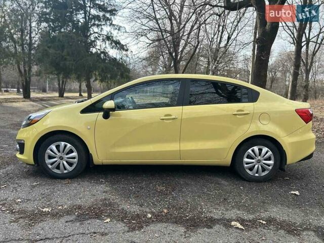 Жовтий Кіа Ріо, об'ємом двигуна 1.59 л та пробігом 140 тис. км за 8999 $, фото 1 на Automoto.ua