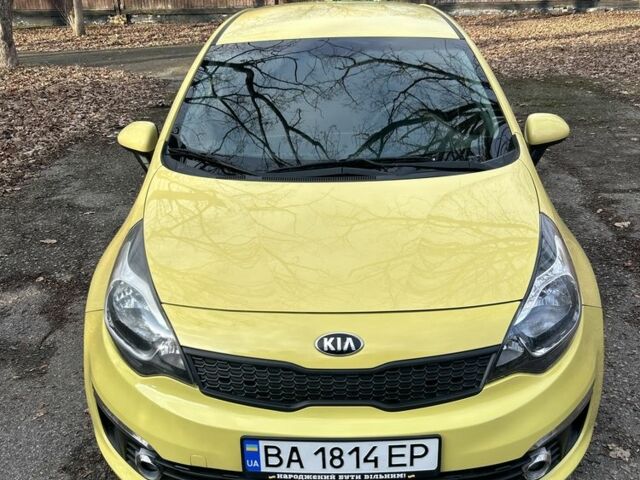 Желтый Киа Рио, объемом двигателя 1.6 л и пробегом 145 тыс. км за 8800 $, фото 2 на Automoto.ua