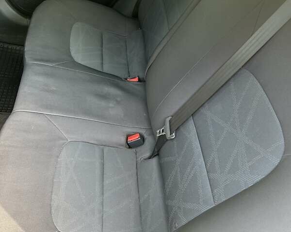 Жовтий Кіа Ріо, об'ємом двигуна 1.6 л та пробігом 140 тис. км за 8700 $, фото 12 на Automoto.ua