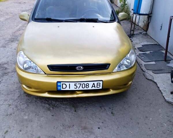 Желтый Киа Рио, объемом двигателя 1.5 л и пробегом 147 тыс. км за 2100 $, фото 1 на Automoto.ua