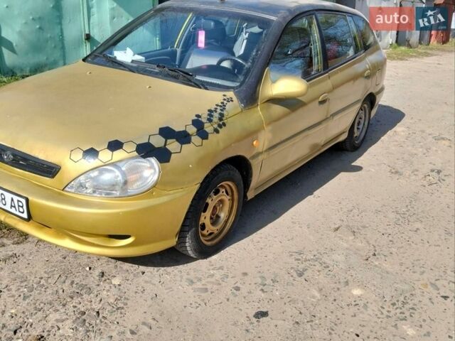 Желтый Киа Рио, объемом двигателя 1.5 л и пробегом 147 тыс. км за 1800 $, фото 3 на Automoto.ua