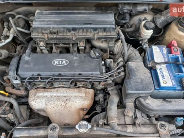 Жовтий Кіа Ріо, об'ємом двигуна 1.34 л та пробігом 156 тис. км за 2500 $, фото 5 на Automoto.ua