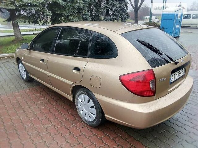 Желтый Киа Рио, объемом двигателя 1.3 л и пробегом 389 тыс. км за 2700 $, фото 3 на Automoto.ua