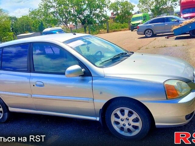 Серый Киа Рио, объемом двигателя 1.3 л и пробегом 280 тыс. км за 2200 $, фото 5 на Automoto.ua