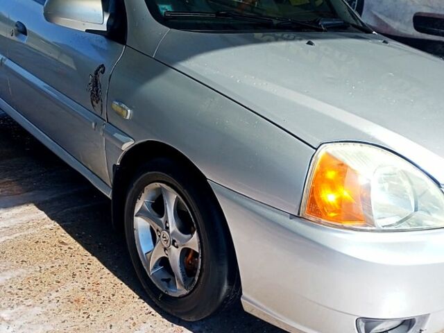 Сірий Кіа Ріо, об'ємом двигуна 1.3 л та пробігом 0 тис. км за 2400 $, фото 2 на Automoto.ua