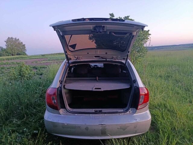 Сірий Кіа Ріо, об'ємом двигуна 1.5 л та пробігом 2 тис. км за 2500 $, фото 10 на Automoto.ua