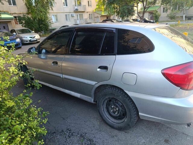 Серый Киа Рио, объемом двигателя 1.3 л и пробегом 1000 тыс. км за 1997 $, фото 3 на Automoto.ua