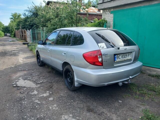 Серый Киа Рио, объемом двигателя 1.4 л и пробегом 417 тыс. км за 1500 $, фото 3 на Automoto.ua
