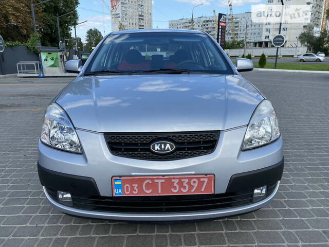 Серый Киа Рио, объемом двигателя 1.4 л и пробегом 178 тыс. км за 4999 $, фото 9 на Automoto.ua