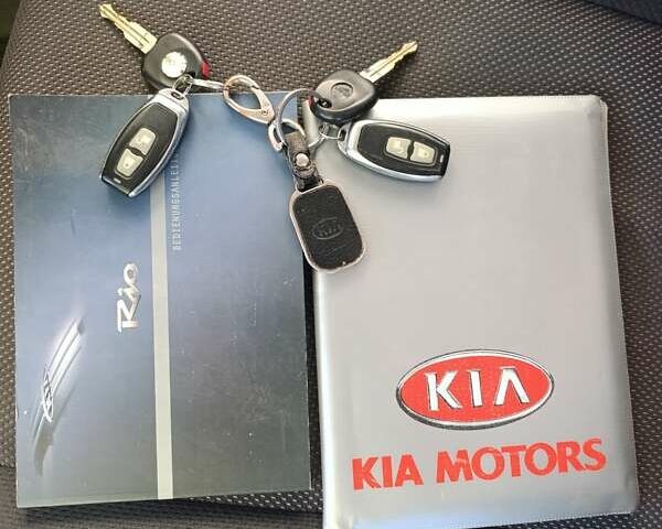 Серый Киа Рио, объемом двигателя 1.49 л и пробегом 272 тыс. км за 4500 $, фото 8 на Automoto.ua