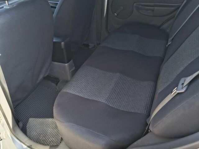 Сірий Кіа Ріо, об'ємом двигуна 1.3 л та пробігом 286 тис. км за 2850 $, фото 9 на Automoto.ua