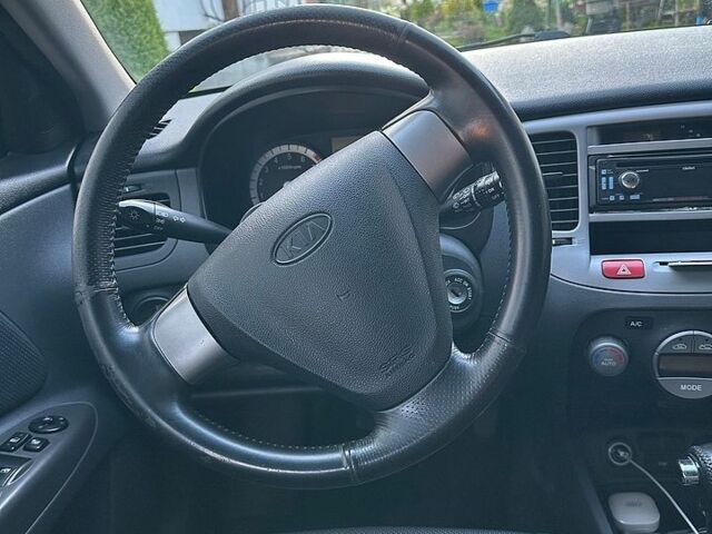 Серый Киа Рио, объемом двигателя 1.6 л и пробегом 203 тыс. км за 6499 $, фото 13 на Automoto.ua