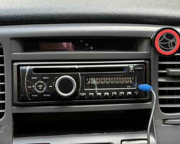 Серый Киа Рио, объемом двигателя 1.4 л и пробегом 230 тыс. км за 3800 $, фото 16 на Automoto.ua