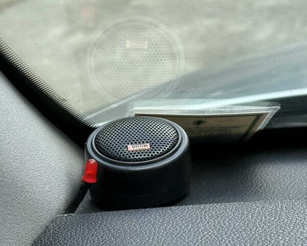 Серый Киа Рио, объемом двигателя 1.4 л и пробегом 230 тыс. км за 3800 $, фото 17 на Automoto.ua