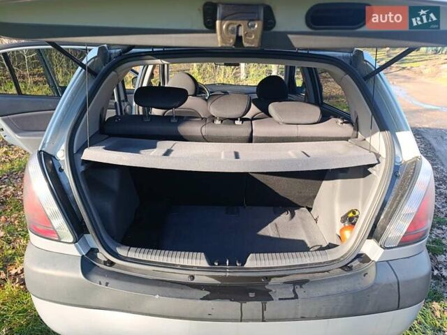 Сірий Кіа Ріо, об'ємом двигуна 1.49 л та пробігом 272 тис. км за 4500 $, фото 20 на Automoto.ua