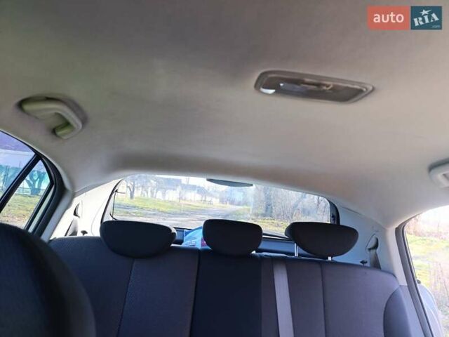 Сірий Кіа Ріо, об'ємом двигуна 1.49 л та пробігом 272 тис. км за 4500 $, фото 10 на Automoto.ua