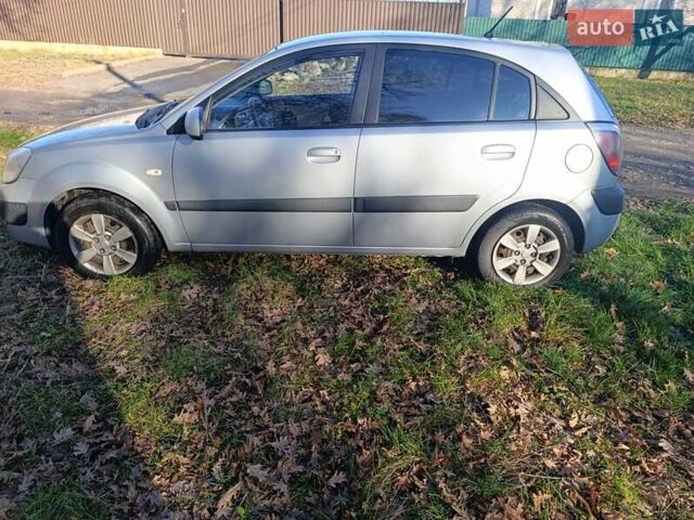 Сірий Кіа Ріо, об'ємом двигуна 1.49 л та пробігом 272 тис. км за 4500 $, фото 8 на Automoto.ua