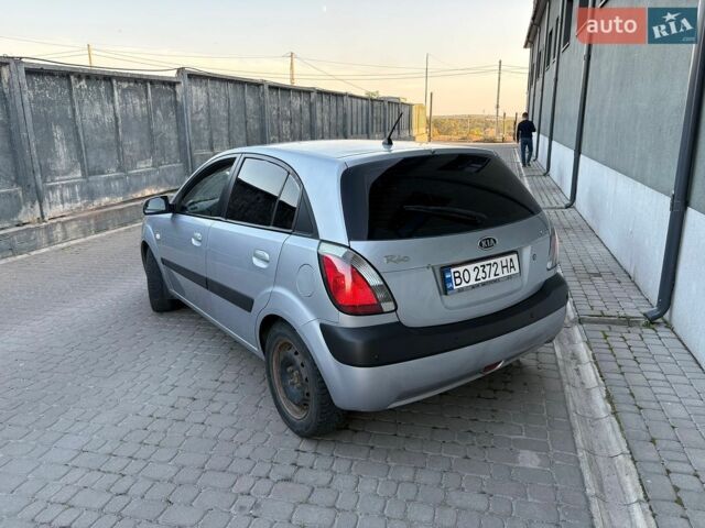 Сірий Кіа Ріо, об'ємом двигуна 1.49 л та пробігом 290 тис. км за 3450 $, фото 8 на Automoto.ua