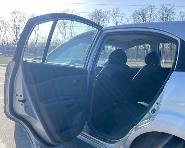 Сірий Кіа Ріо, об'ємом двигуна 1.4 л та пробігом 140 тис. км за 5100 $, фото 12 на Automoto.ua