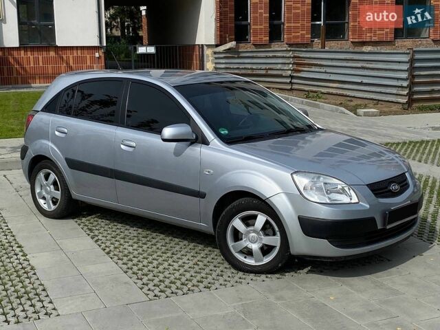 Серый Киа Рио, объемом двигателя 1.6 л и пробегом 179 тыс. км за 6499 $, фото 2 на Automoto.ua