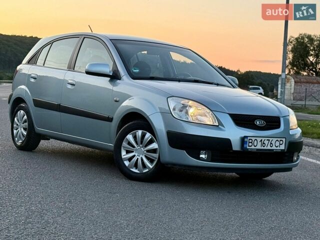 Сірий Кіа Ріо, об'ємом двигуна 1.5 л та пробігом 279 тис. км за 4550 $, фото 5 на Automoto.ua