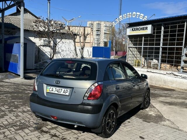 Сірий Кіа Ріо, об'ємом двигуна 1.4 л та пробігом 122 тис. км за 4600 $, фото 2 на Automoto.ua