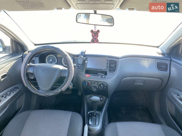 Сірий Кіа Ріо, об'ємом двигуна 1.4 л та пробігом 140 тис. км за 5100 $, фото 15 на Automoto.ua