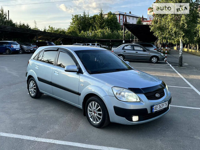 Серый Киа Рио, объемом двигателя 1.4 л и пробегом 211 тыс. км за 5700 $, фото 18 на Automoto.ua