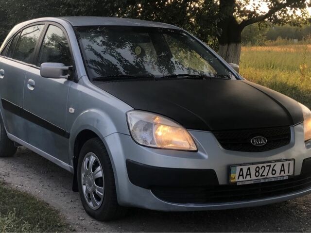 Серый Киа Рио, объемом двигателя 1.4 л и пробегом 500 тыс. км за 2500 $, фото 1 на Automoto.ua