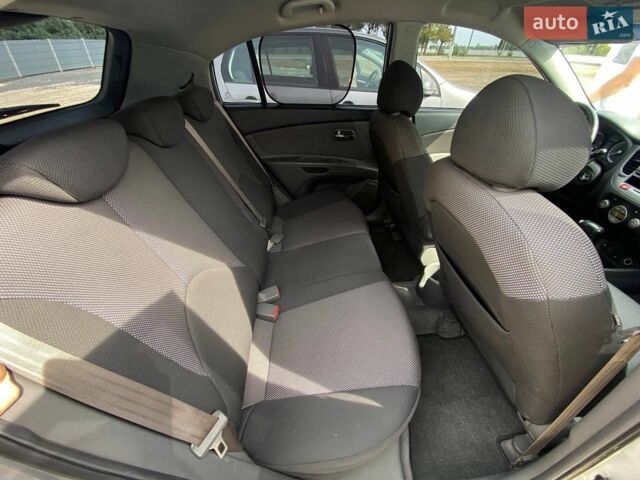 Серый Киа Рио, объемом двигателя 1.6 л и пробегом 179 тыс. км за 5999 $, фото 61 на Automoto.ua