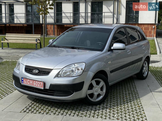 Сірий Кіа Ріо, об'ємом двигуна 1.6 л та пробігом 173 тис. км за 6199 $, фото 3 на Automoto.ua