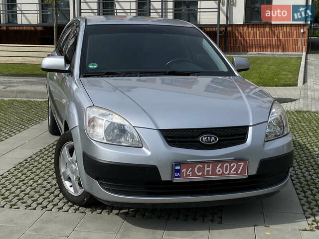 Сірий Кіа Ріо, об'ємом двигуна 1.6 л та пробігом 173 тис. км за 6199 $, фото 11 на Automoto.ua