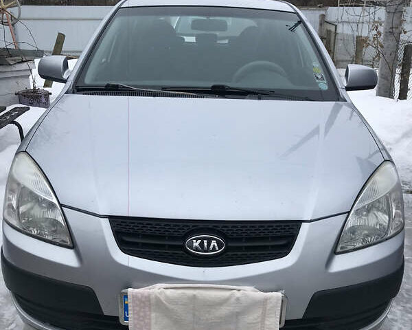 Серый Киа Рио, объемом двигателя 1.4 л и пробегом 260 тыс. км за 5500 $, фото 1 на Automoto.ua