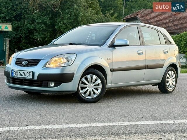 Сірий Кіа Ріо, об'ємом двигуна 1.5 л та пробігом 279 тис. км за 4550 $, фото 6 на Automoto.ua