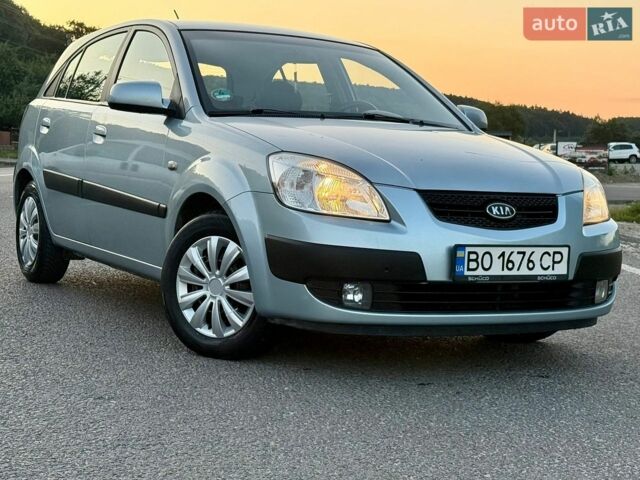 Серый Киа Рио, объемом двигателя 1.5 л и пробегом 279 тыс. км за 4550 $, фото 4 на Automoto.ua