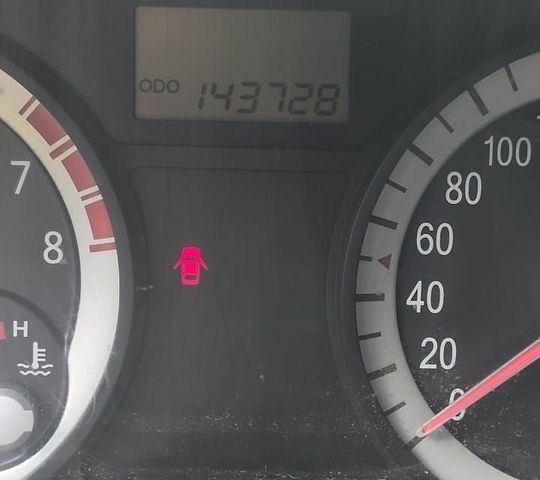 Сірий Кіа Ріо, об'ємом двигуна 1.4 л та пробігом 143 тис. км за 3700 $, фото 23 на Automoto.ua