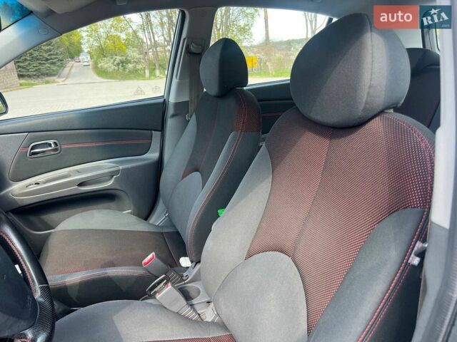 Серый Киа Рио, объемом двигателя 1.49 л и пробегом 278 тыс. км за 3999 $, фото 7 на Automoto.ua