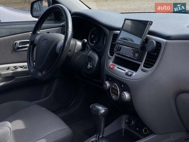 Сірий Кіа Ріо, об'ємом двигуна 1.6 л та пробігом 173 тис. км за 6199 $, фото 56 на Automoto.ua