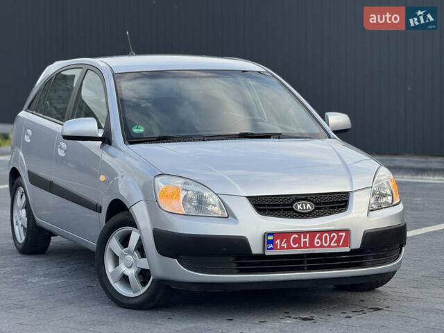 Серый Киа Рио, объемом двигателя 1.6 л и пробегом 172 тыс. км за 5600 $, фото 10 на Automoto.ua