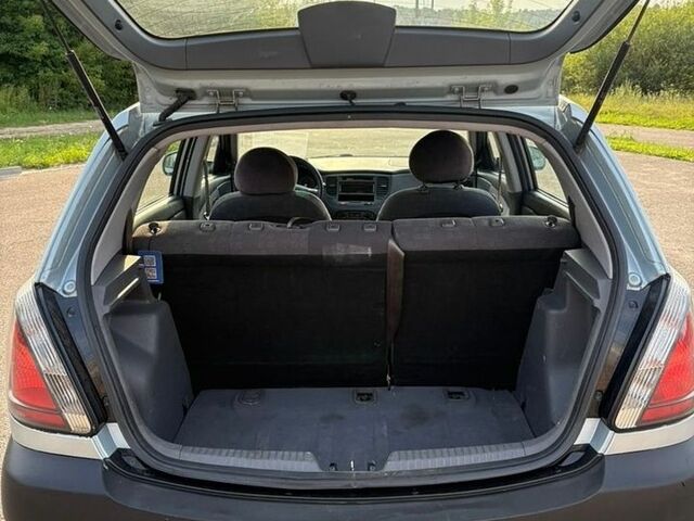 Серый Киа Рио, объемом двигателя 1.5 л и пробегом 276 тыс. км за 2999 $, фото 11 на Automoto.ua
