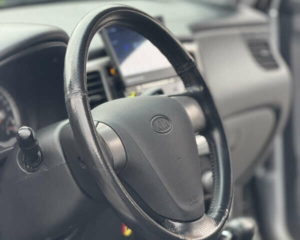 Серый Киа Рио, объемом двигателя 1.6 л и пробегом 172 тыс. км за 5600 $, фото 38 на Automoto.ua