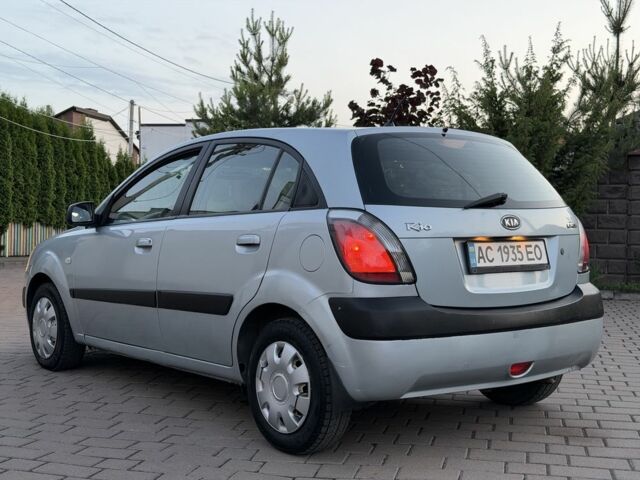Сірий Кіа Ріо, об'ємом двигуна 1.5 л та пробігом 279 тис. км за 4825 $, фото 12 на Automoto.ua