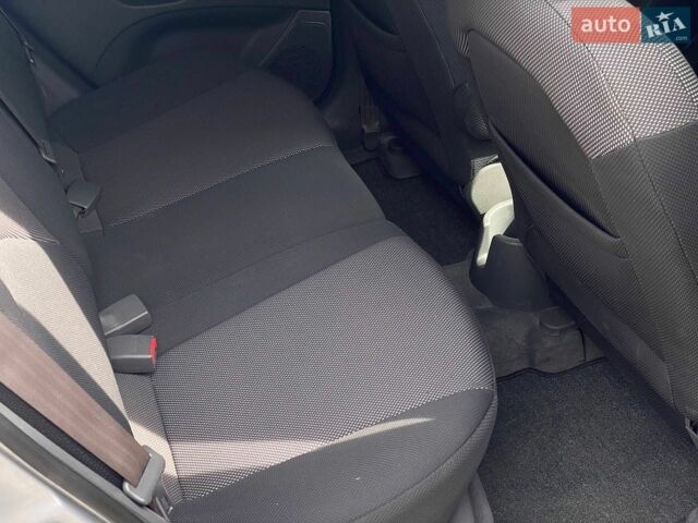 Серый Киа Рио, объемом двигателя 1.6 л и пробегом 179 тыс. км за 5999 $, фото 63 на Automoto.ua