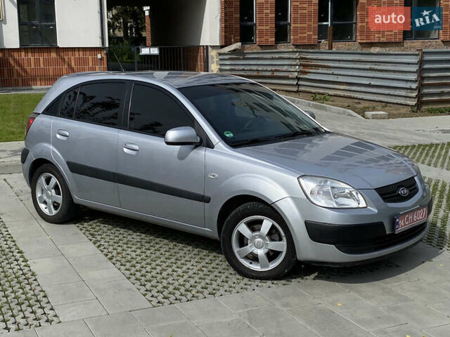 Сірий Кіа Ріо, об'ємом двигуна 1.6 л та пробігом 173 тис. км за 6199 $, фото 13 на Automoto.ua