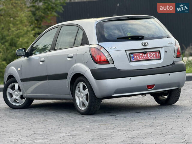 Серый Киа Рио, объемом двигателя 1.6 л и пробегом 172 тыс. км за 5600 $, фото 24 на Automoto.ua