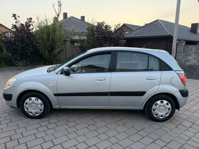 Сірий Кіа Ріо, об'ємом двигуна 1.5 л та пробігом 279 тис. км за 4825 $, фото 9 на Automoto.ua