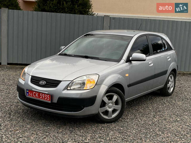 Серый Киа Рио, объемом двигателя 1.6 л и пробегом 173 тыс. км за 5799 $, фото 9 на Automoto.ua