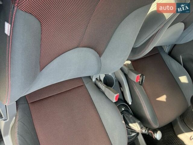 Серый Киа Рио, объемом двигателя 1.5 л и пробегом 265 тыс. км за 3999 $, фото 21 на Automoto.ua