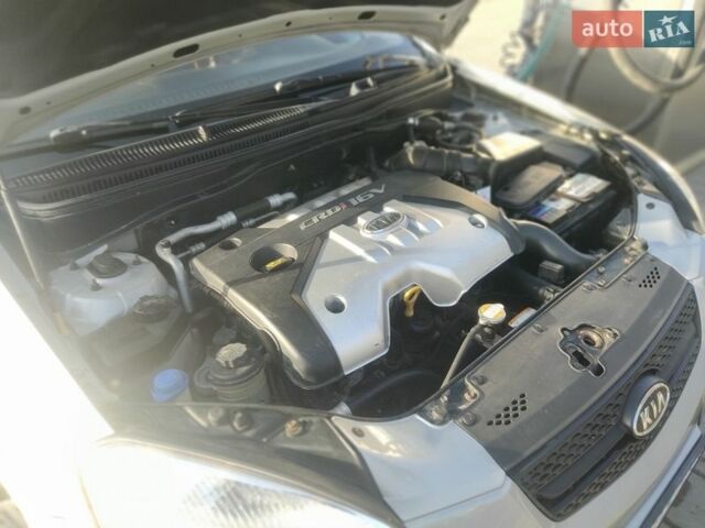 Серый Киа Рио, объемом двигателя 1.49 л и пробегом 280 тыс. км за 3900 $, фото 10 на Automoto.ua